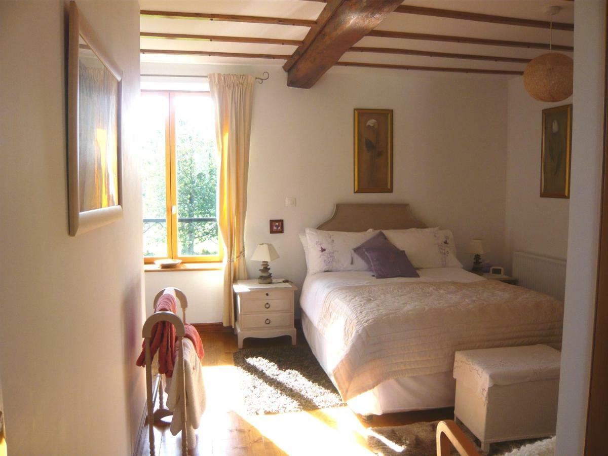 Le Rocher B&B Yvrandes Ngoại thất bức ảnh