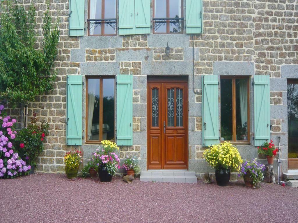 Le Rocher B&B Yvrandes Ngoại thất bức ảnh