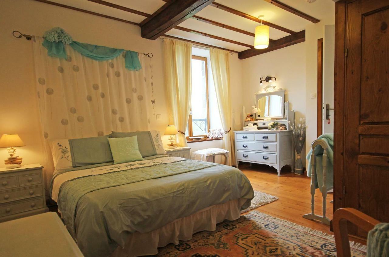 Le Rocher B&B Yvrandes Ngoại thất bức ảnh